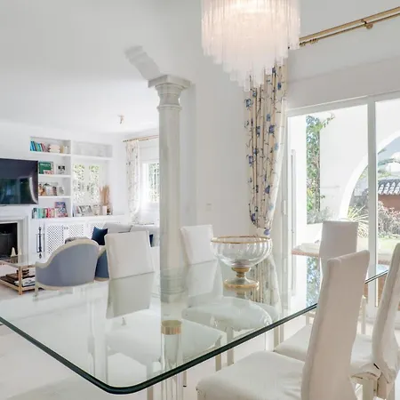 Villa Fun En La Playa De Los Monteros, Marbella